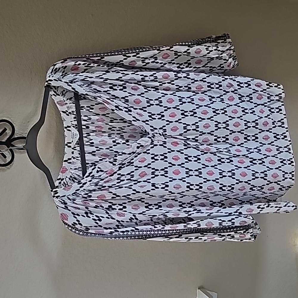 Crown & Ivy Navy/Pink Blouse